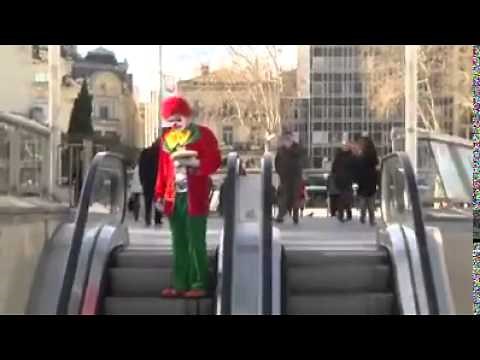 Funny Short Video Prank Escalator Lol !!