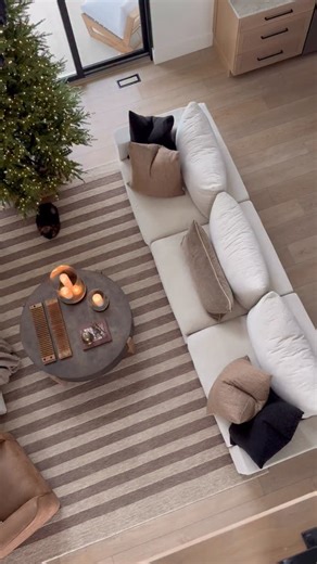 7th Avenue | Functional Modular Sofas on Instagram: "Cozy winter wonderland, but make it modular ❄️🛋️🤍 via @ourmidwayhome Featured: 3-Seat Modular Sofa (Classic) in Oatmeal Beige Performance Woven Chenille"