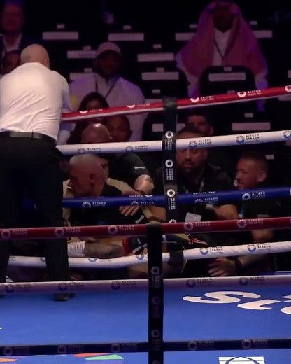 The Moment Ben Whittaker & Liam Cameron Both Went Over Top Rope 🤯 Technical Draw