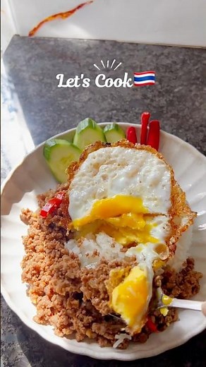 Spicy Thai basil beef with crispy egg over hot rice🍚🌶️🇹🇭