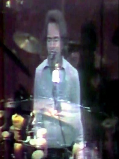 Neil Diamond "Holly Holy" (Live 1976) #neildiamond #hollyholy #concert #1976 #rock #greektheatre