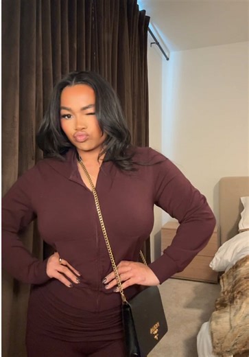 Skims Fall Outfit of the Day: Stylish Inspiration