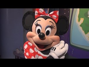 Epcot Character Spot MICKEY MOUSE, GOOFY & MINNIE with Virtual Kisses & HAPPY NEW YEAR 2014 Wishes!