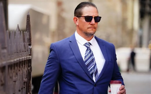 Met closes ranks as it defends ‘bus stop arrest’ PC Lathwood