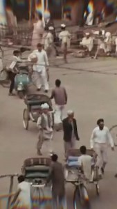 Delhi, 1970. From the British TV documentary Man Alive – The Hippy Trail. A very typical voice of its time. Moralising. Concerned. Slightly alarmed. Hippies on a rooftop in the old city. Drugs, mysticism, fear of addiction and the worry of parents back home. At the end, an 18-year-old named Victoria tries to explain why she’s there. She doesn’t really know. But she feels she has to find out before she can go back. ❤️✌️ Soundtrack: Shooting Star by Nepal Death. Sitar Magic by @miltonandersen.musi