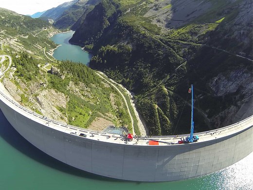 Bungee Jumping von der Kölnbreinsperre - Österreichs höchster Staumauer