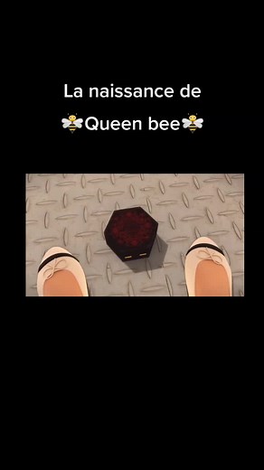 #miraculous #mlb #miraculousladybug #chloebourgeois #queenbee #pollen #kwami