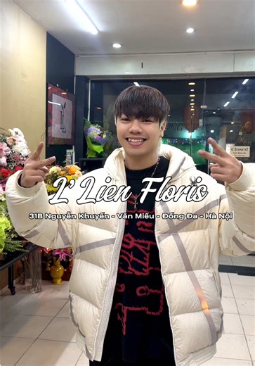 Nay Bé Lớn Trông Tiệm Hoa Cho Mẹ