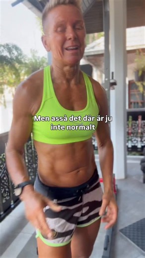 Carolin Helt on Instagram: "🙅🏼INTE NORMALT JU🙅🏼 Nä, tacka fan för det. Vem vill vara normal i en fucked up World som den här? Vad som är normalt handlar mer om det du omges av än vad du själv gör. Lirar omgivningen med hur du vill ha ditt liv? Isf - go ahead, var normal. Annars kanske testa att vara onormal, ställa högre krav på dig själv, kanske testa det där som numera är ett skällsord - disciplin. Vem vet, det kanske funkar. Häng i, ge det ett år eller två och det där du tyckte var heeeel