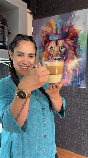 Ana Paula Roldan on Instagram: "Este delicioso café bombón, a base de expreso y leche condensada, es fácil de disfrutarlo si tienes la Cafetera Oster Prima Latte #osterguatemala"