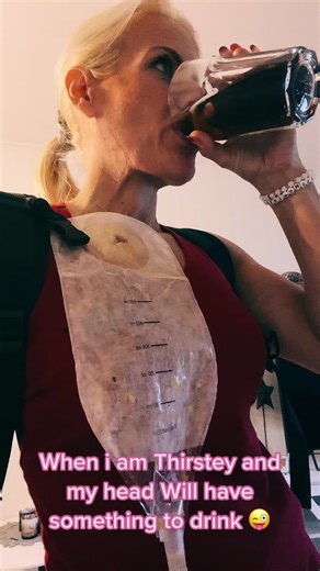 Just drink for my Brain 🥰 #foryou #foryoupage #fyp #varnöjdmeddigsjälv #esofagustomi #njuteravlivet #fuckcancer #nevergiveup