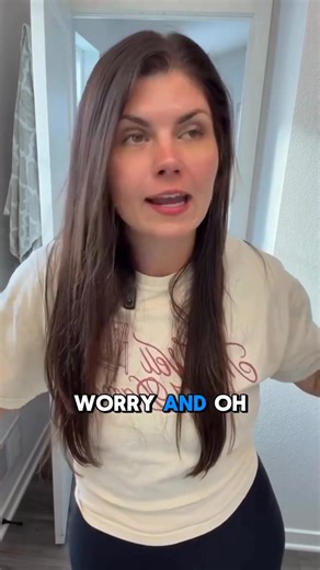 OCD recovery tips in 60 seconds ⏱ Part 4!⤵️ You’re not supposed to “fix” your brain overnight. That’s like walking into a gym for the first time and expecting to squat 200 lbs on day one. It’s not how bodies work - and it’s not how brains work either. Recovery is training. -You build tolerance. -You build trust. -You build the ability to sit with discomfort without panicking. And just like the gym, consistency matters way more than intensity. It feels so hard because you’re building a muscle you