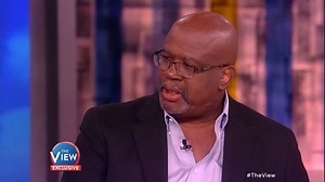 Former O.J. Simpson prosecutor Christopher Darden reflects on asking O.J. to try on those infamous gloves: “He’s a better actor than I thought he was.” http://abc.tv/28PHN5p | The View
