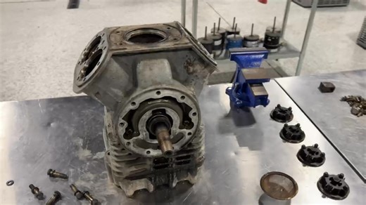 A short video showing the main parts of the reefer unit engine. | J-Tech