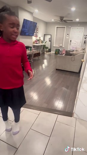 Hilarious Reactions to Elf on the Shelf