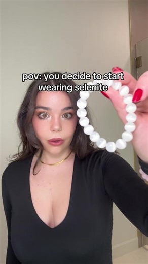 benefits of wearing selenite crystal 🤍 #selenitecrystal #selenite #crystaltok