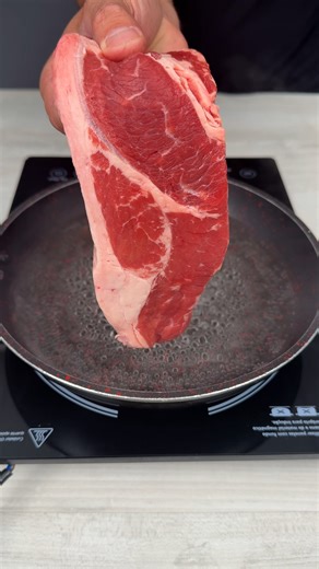 2.6K views | Place the meat in boiling water I learned this at a five-star steakhouse | Creative Tips | Facebook