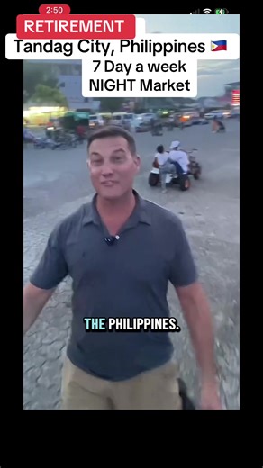#philippinesretire #retirementlife #retirementliving #retirementplanning #RetirementOfPhilippines this is a night market in Tandag city. Philippines. It is open seven nights a week with hundreds if not 1000 people a night, eating food having drinks all on the beach.