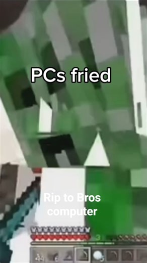 creepers explode dudes pc #minecraft #minecraftmemes