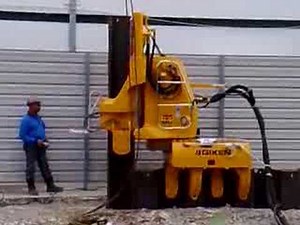 Silent Piler by Guan Chuan