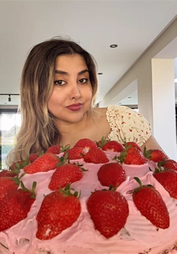 Çilekli pasta/strawyberry cake 🍓🍓#recipe #easyrecipe #kesfetteyiz #kesfet #fyp #kesfetbeniöneçıkart #voorjoupagina