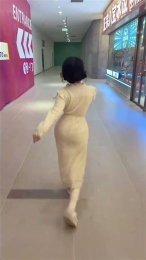 Unboxing Surprise: Old Lady Back, Mystery Front! Blind Test Unveiled