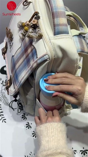 Minimalist white flip backpack for students #schoolbags #schoolbackpack#schoolessentials