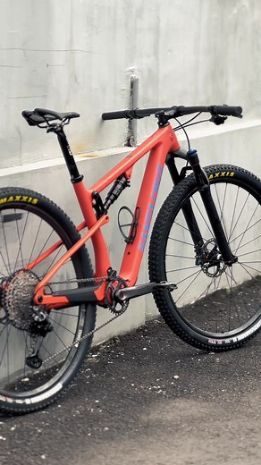 Santa Cruz Blur: The Ultimate Superlight Full Suspension XC Bike