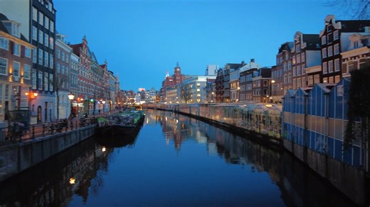Amsterdam zu Fuß – Entspannter Abendspaziergang durch die niederländische Hauptstadt