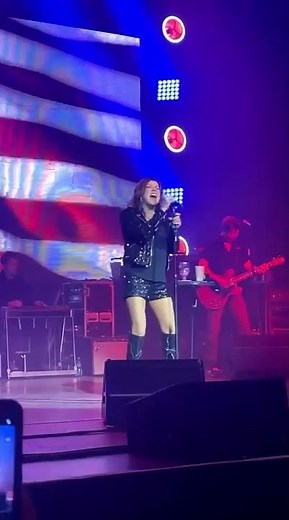 Martina McBride - Independence Day / Don’t Stop Believin’ - Live