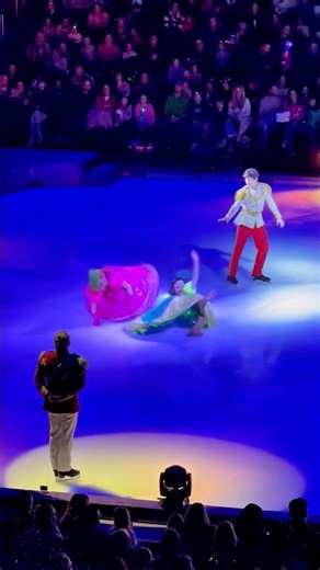 Cinderella Is About to Arrive at the Royal Ball! 👑✨ | Disney On Ice