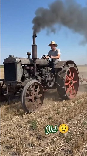Old Tractor Full Power Deep Plowing in Field #Tractor #Plowing #Farming #OldTractor #Agriculture🚜💪👀