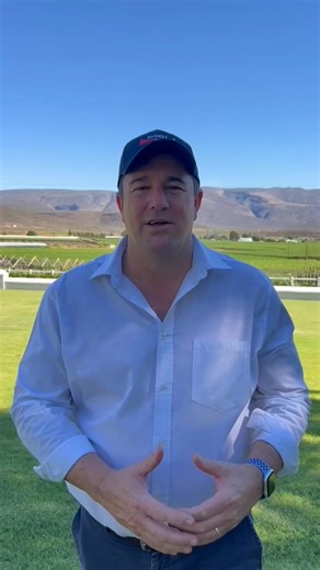 Minister of Agriculture John Steenhuisen visited Mooigezicht Estates to officially open their new solar plant, a significant step towards greater energy stability and sustainability in one of South Africa’s most historic fruit-growing regions. Mooigezicht had previously relied on 20 separate Eskom supply points. The new system brings that down to just one. | Farmer's Weekly SA