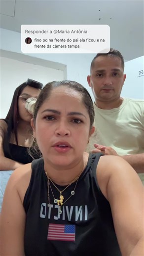 Pai protege filha de críticas na internet