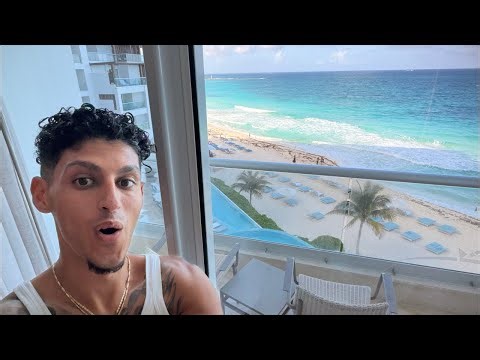 I’M AT THE BEACH!! (LIVESTREAM) *Q&A*