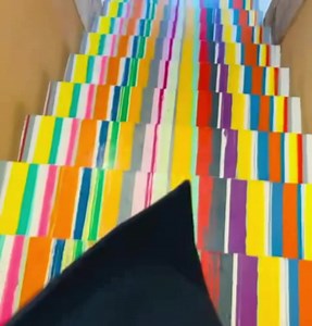 6.2K views · 443 reactions | Ihr Lieben, uns ist beim Eier-Bemalen die Farbe die Treppe runtergefallen … uuuuups!!! Happy Easter! Eternal love - love differences!!! #ostern #eternallove | Maite Kelly | Facebook