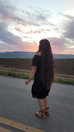 Bailando Sola: La Musica Chilena Que Alegrará Tu Día