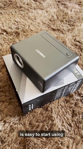 Easy to set up projector with WIFI