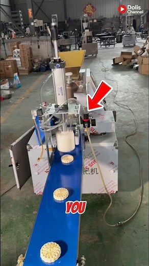 Look! This Machine Makes Super Smooth Mooncakes! 😱
