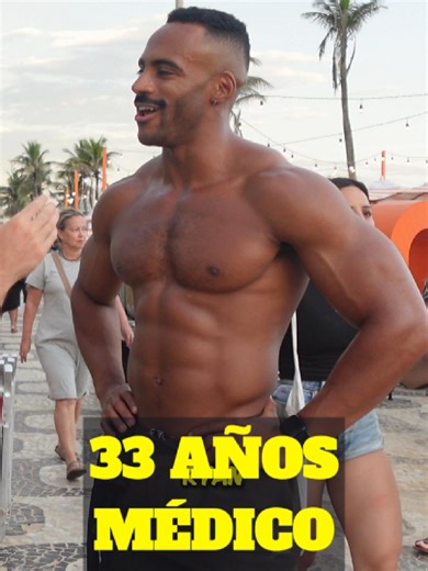 Entrevista en Río de Janeiro a médico fit de 33 años inglés preguntándole cómo cuida de su cuerpo. #charlasfit #riodejaneiro #brasil #fitness #bienestar #medico #salud #consejo #ingles #londres