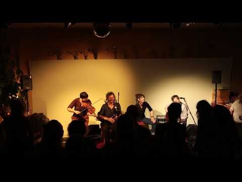 TÁIN - STANDFAST & LAST TANGO IN HARRIS - KÄPT'N HOLGER