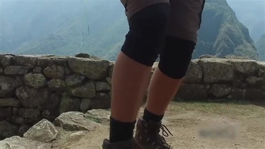 Guy Does Tricks With YoYo in Beautiful Locations of Machu Pichu and Paris