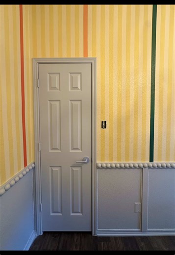 The stripes of my dreams😍 All done with painting and now for the fun details💙