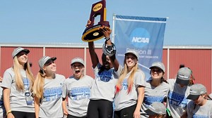 Washington University wins the 2017 DIII Women's Outdoor Track & Field Championship