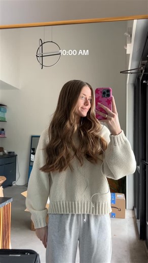 Caroline Dobbs on Instagram: "How long my sock curls lasted at work!!! #9to5 #sockcurls #heatlesscurls #heatlesshair #hair #hairstyles #explorepage #explore #reels #curls #wannabeinfluencer #texas #austin #atx #atxinfluencer #grwm #heathyhair"