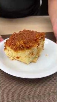 bolo fofinho com cobertura de caramelo com côco