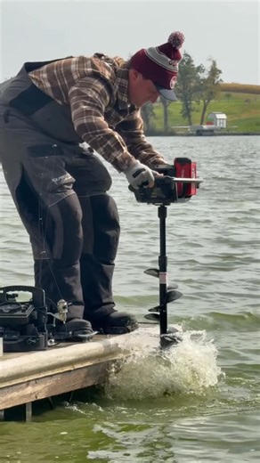 Sam Sobi on Instagram: "GIVEAWAY CLOSED. Ready when you are Mother Nature 🧊 Your shot at $2,500+ in gear that’ll dial you in on the course and on the (frozen) lake! 👇 To enter the Ultimate Fall Giveaway: - Submit your email via the link in my bio (it takes 15 seconds!) Earn 1 extra entry for each of the following: - liking this post - commenting on this post - following each of the tagged accounts Winner will be emailed on 10/10. Please beware of spam."