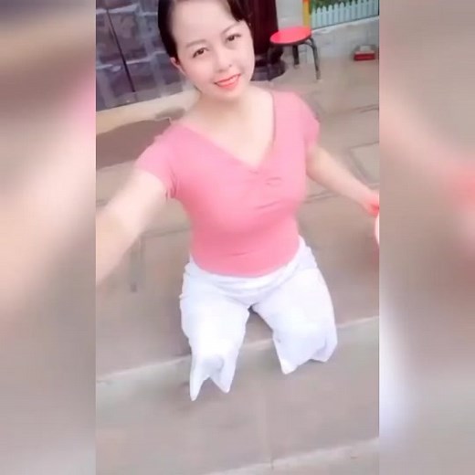 Chinese DAK Amputee Lady - Beautiful and Legless 1