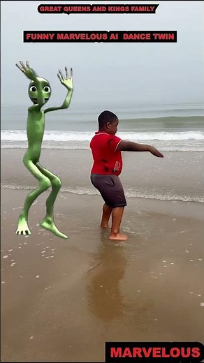 Marvelous Twin Funny Dance Green Alien Dance 👽 Dame Tu Cosita Patila Funniest dance