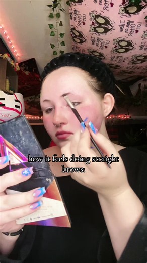 i did not expect that to actually work first try😅 #makeup #wlw #ilovemygf #2009